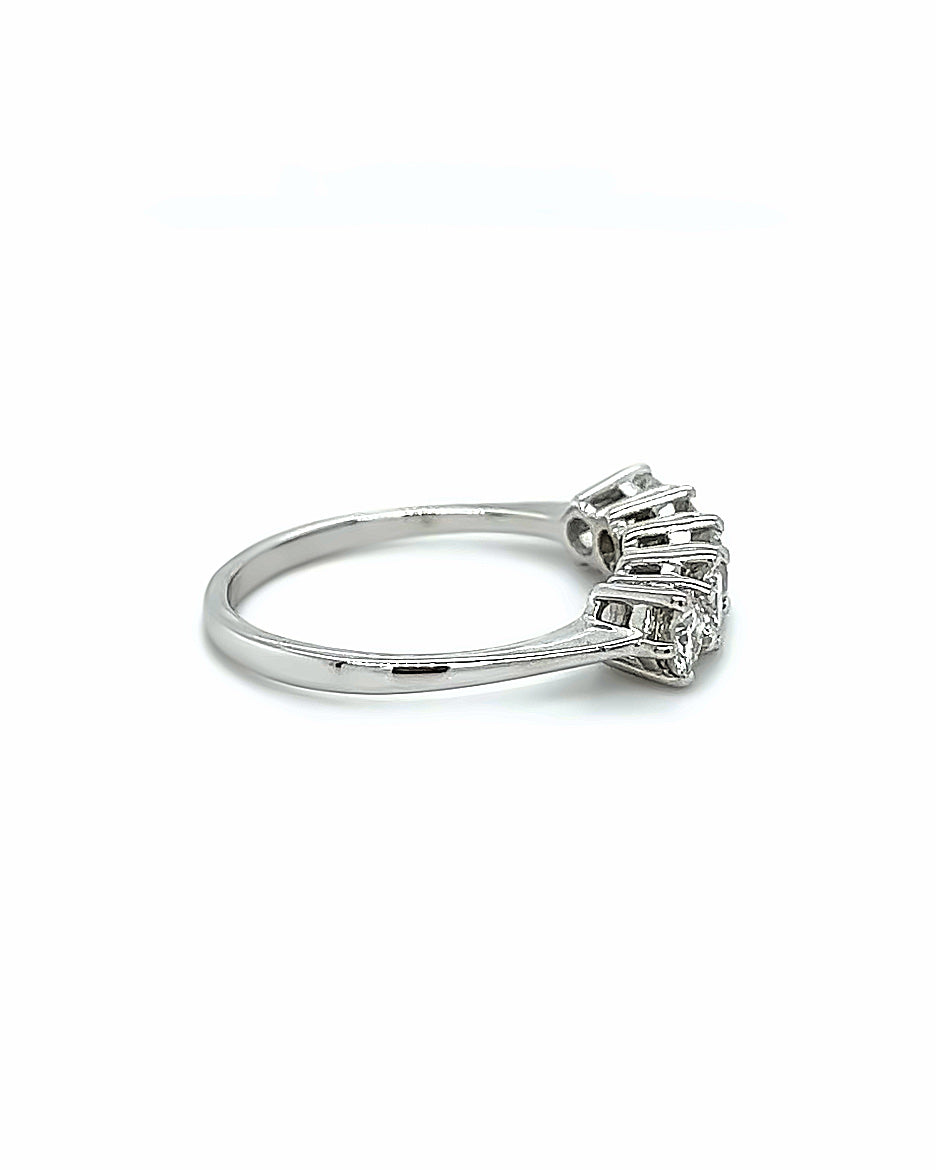 14KT WHITE GOLD ROUND BRILLIANT DIAMOND WEDDING BAND