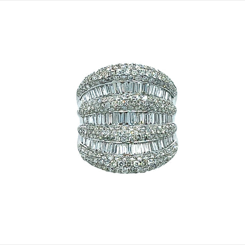 18KT WHITE GOLD FANCY BRILLIANT ROUND AND BAGUETTE DIAMOND BAND