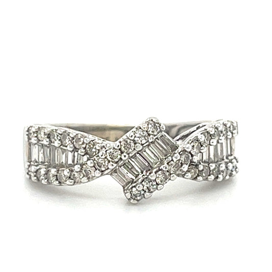 14KT WHITE GOLD ROUND AND BAGUETTE DIAMONDS LADIES BAND