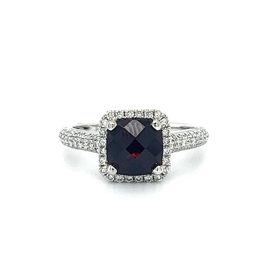 18KT WHITE GOLD DIAMOND AND GARNET LADIES RING