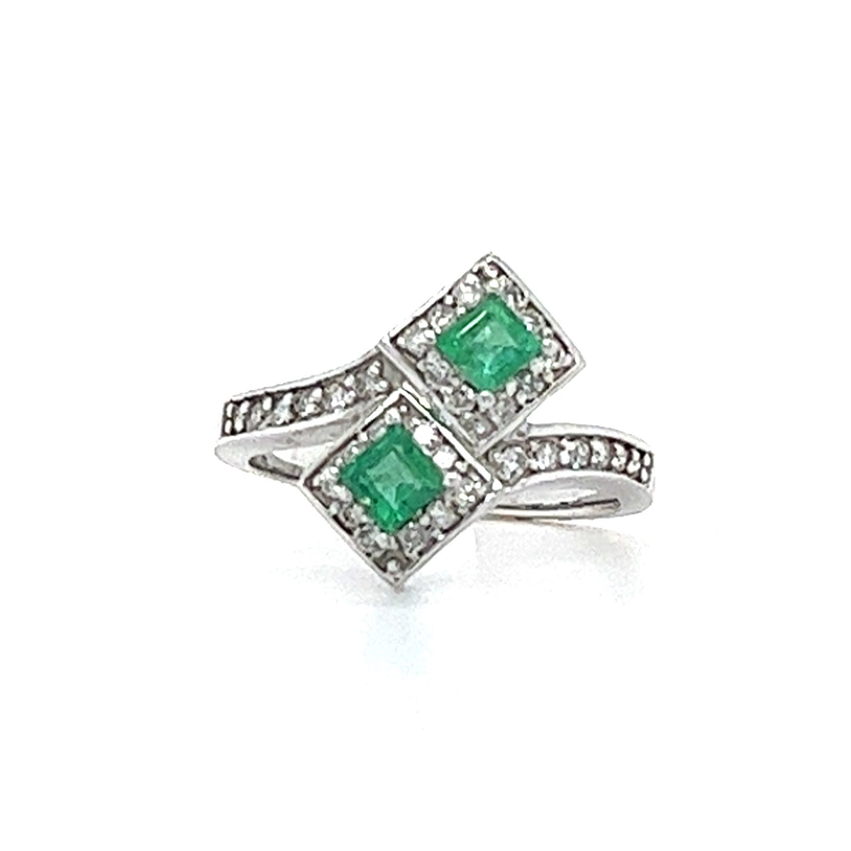 14KT WHITE GOLD DIAMOND AND EMERALD LADIES RING