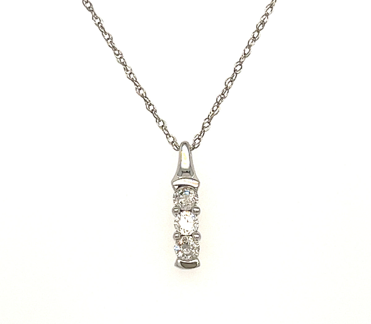 10KT WHITE GOLD 3 DIAMOND PENDANT