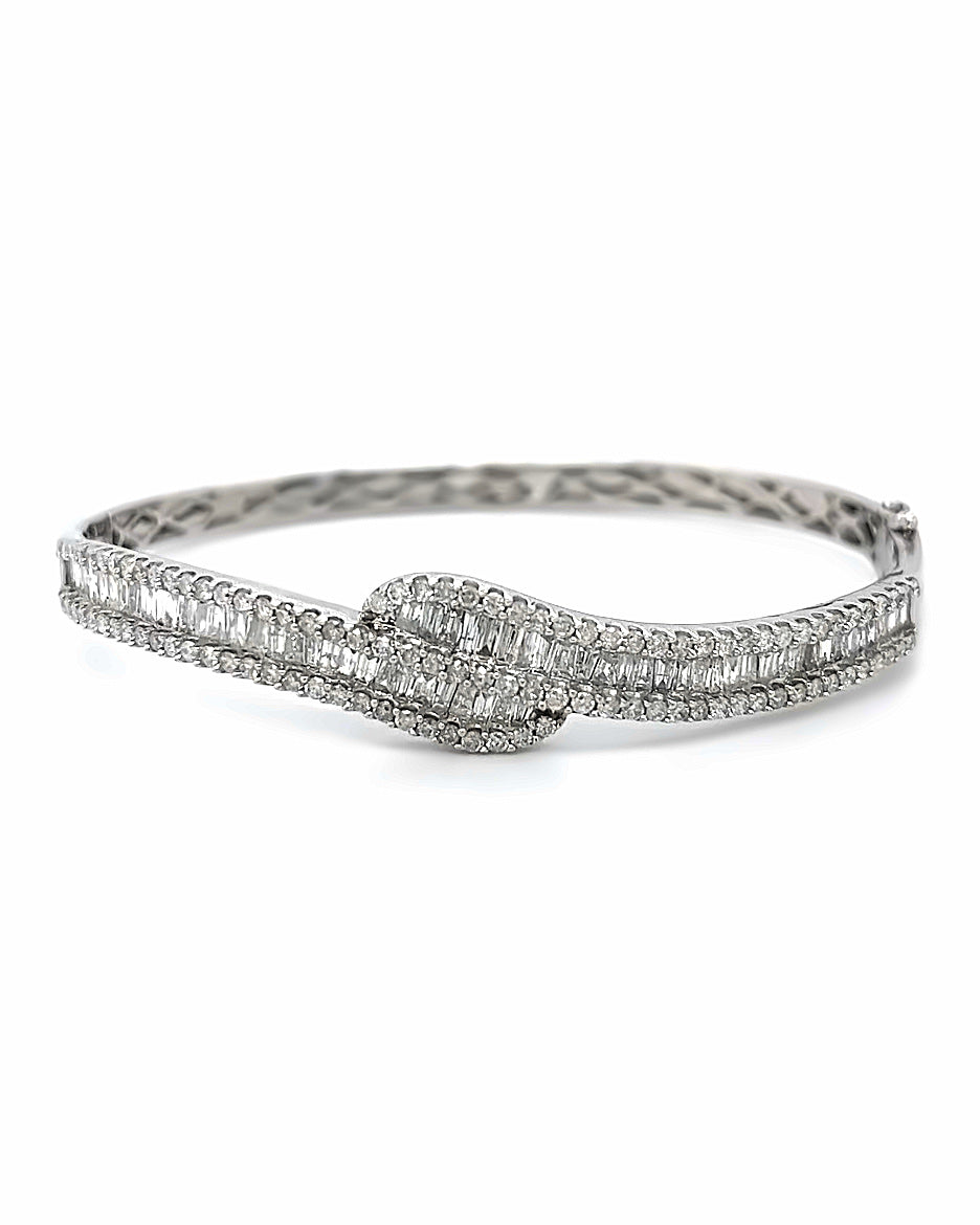 14KT WHITE GOLD ROUND AND BAGUETTE DIAMOND BANGLE