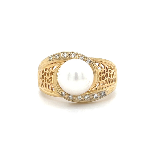 14KT YELLOW GOLD PEARL AND DIAMOND RING