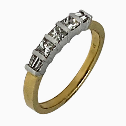 14 KT YELLOW GOLD PRINCESS & BAGUETTE ENGAGEMENT RING - 0.75 CT