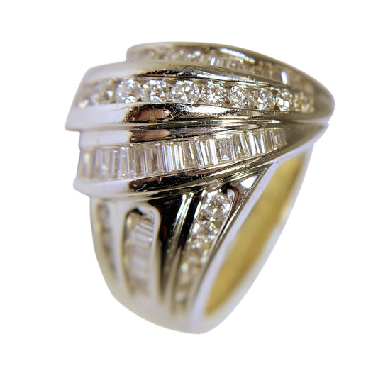 14 KT YELLOW AND WHITE GOLD RD/BG DIAMOND RING - 3 CT