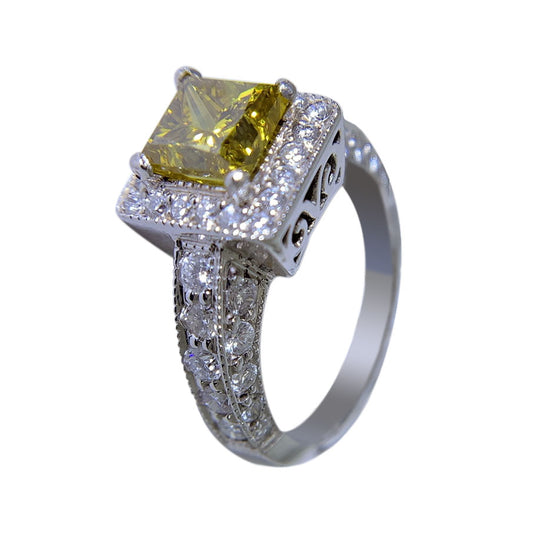 PLATINUM WOMENS RING - 3.08 CT