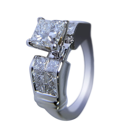 14 KT WHITE GOLD - PRINCESS DIAMOND RING - 2.35 CT