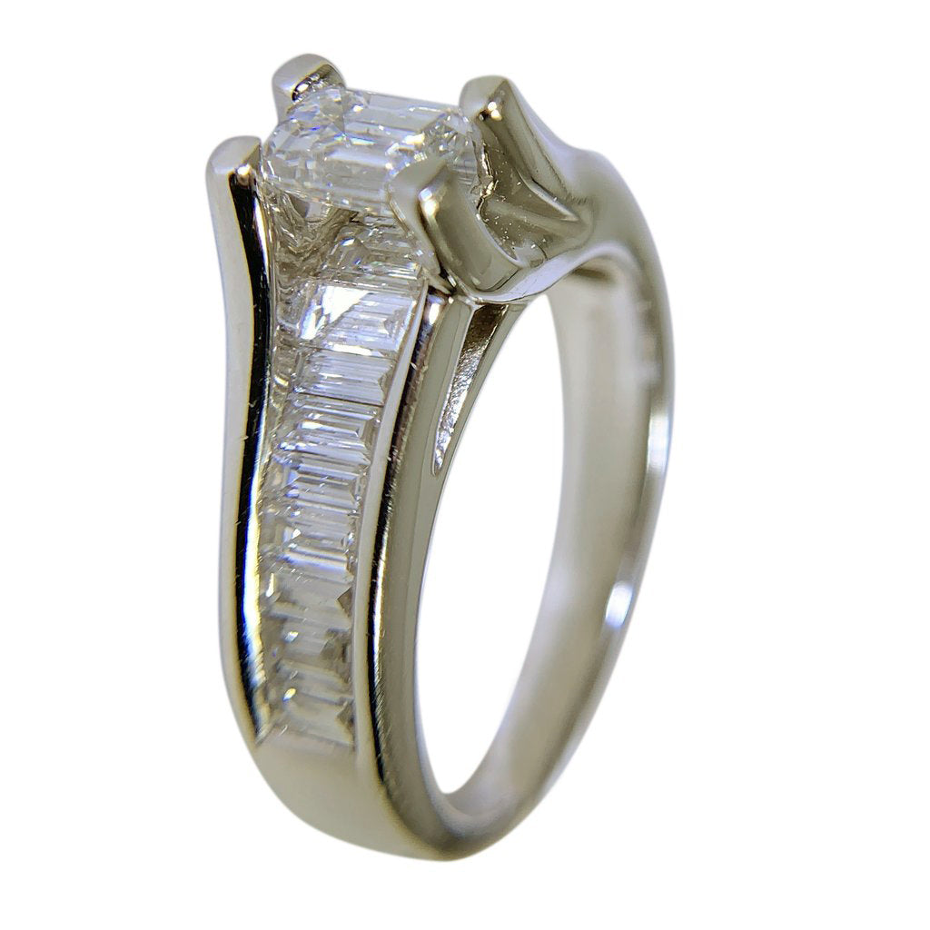 14 KT WHITE GOLD GORGEOUS PRINCESS DIAMOND ENGAGEMENT RING - 2.38 CT