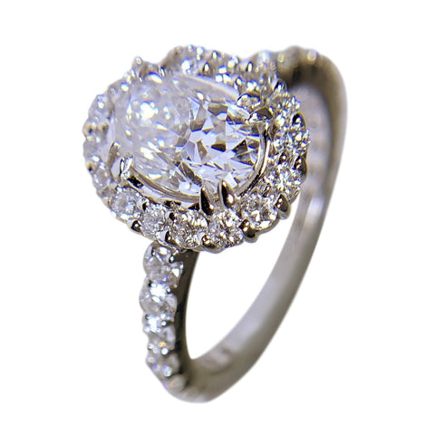 18 KT WHITE GOLD - OVAL DIAMOND ENGAGEMENT RING - 3.02 CT