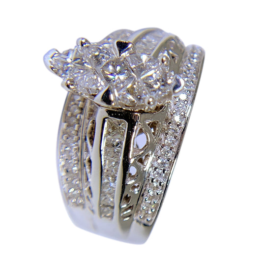 14 WHITE GOLD WOMENS DIAMONDS DESING RING - 2.25 CT