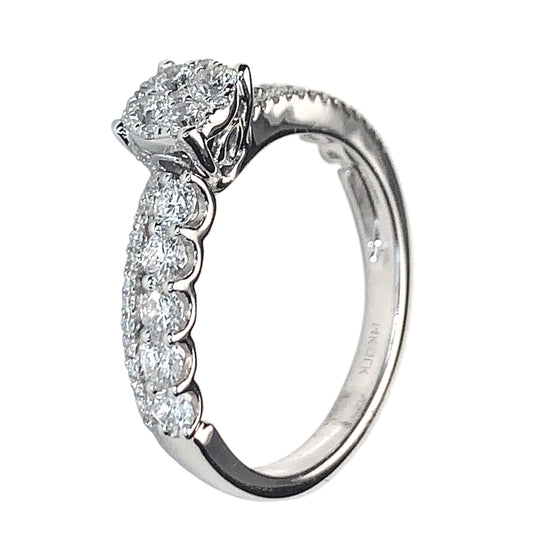 14 KT WHITE GOLD GORGEOUS ENGAGEMENT RING - 0.91 CT