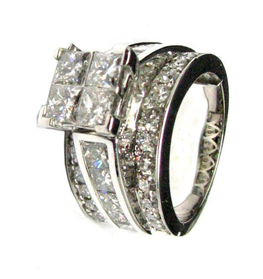 14 KT WHITE GOLD WOMENS DIAMONDS RING - 3.00 CT