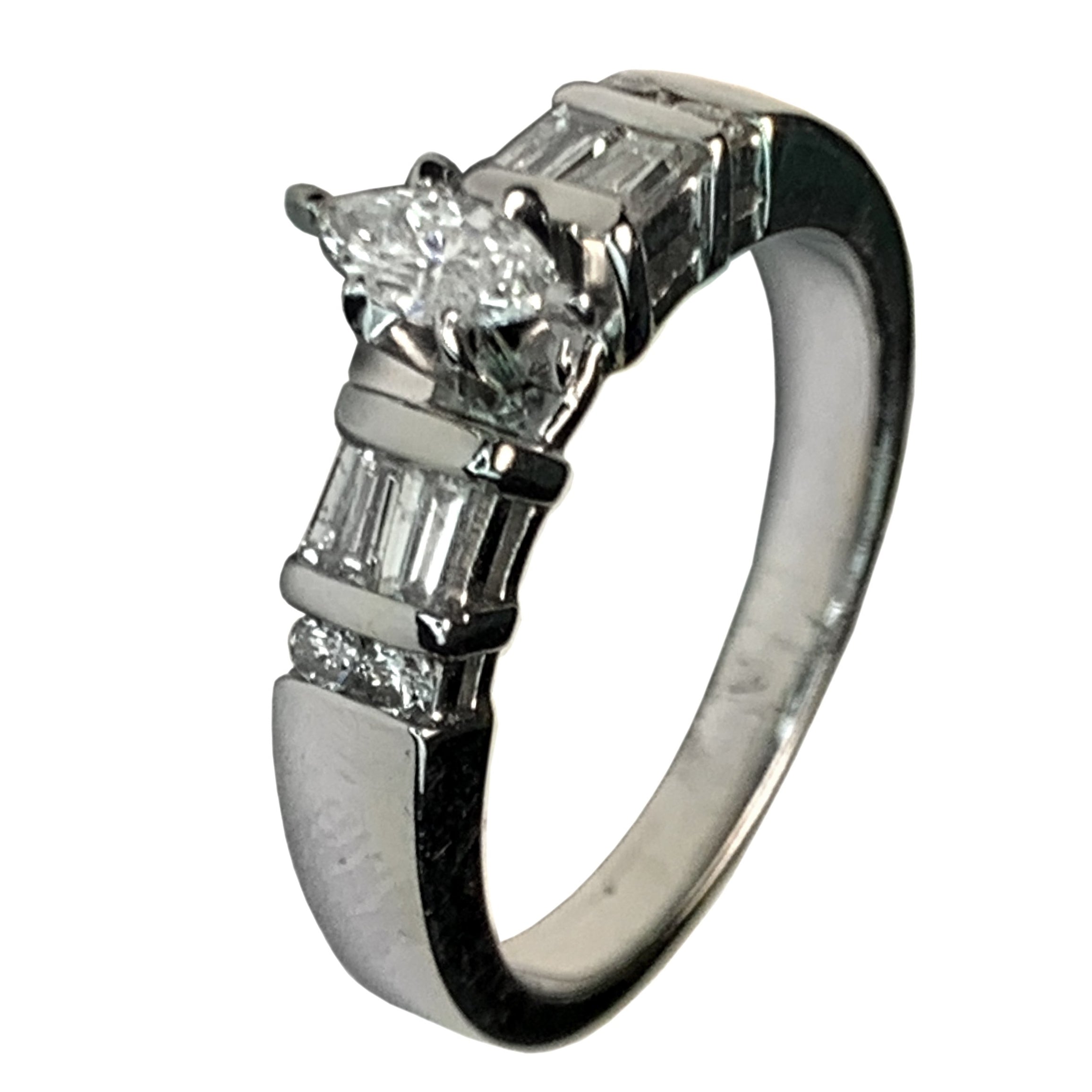 14 KT WHITE GOLD MARQUISE DIAMOND RING - 0.56 CT