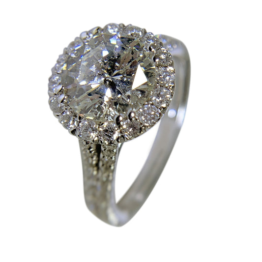 18 KT WHITE GOLD ENGAGEMENT RING - 3.03 CT