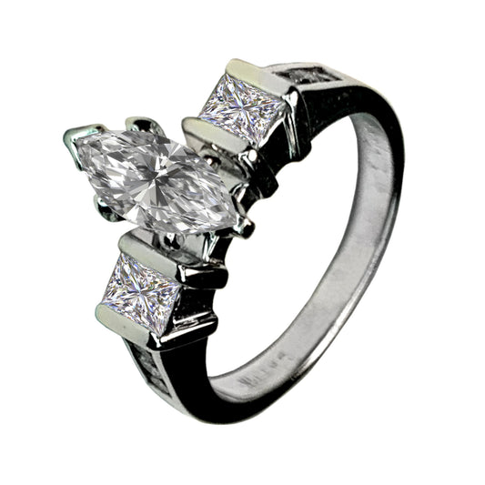 14 KT WHITE GOLD MARQUISE DIAMOND ENGAGEMENT RING - 1.03 CT