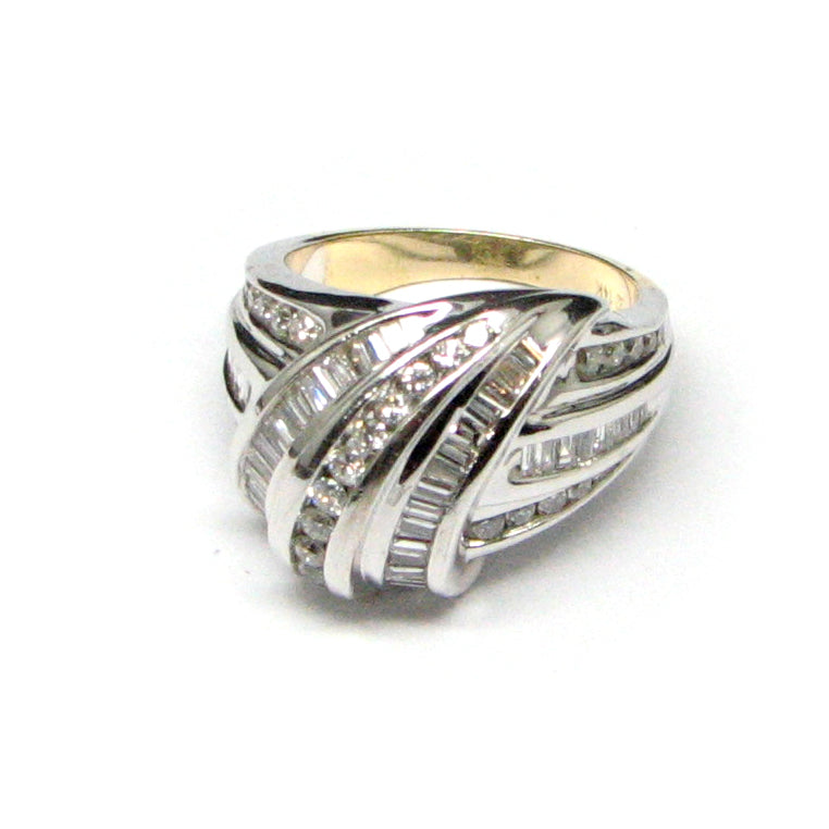 14 KT YELLOW AND WHITE GOLD RD/BG DIAMOND RING - 3 CT