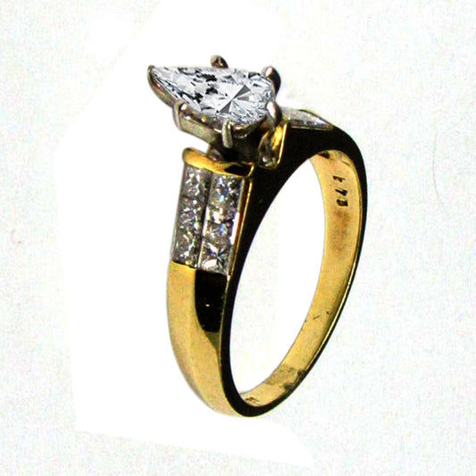 18 KT GOLD DIAMOND + ENGAGEMENT RING - 1.73 CT